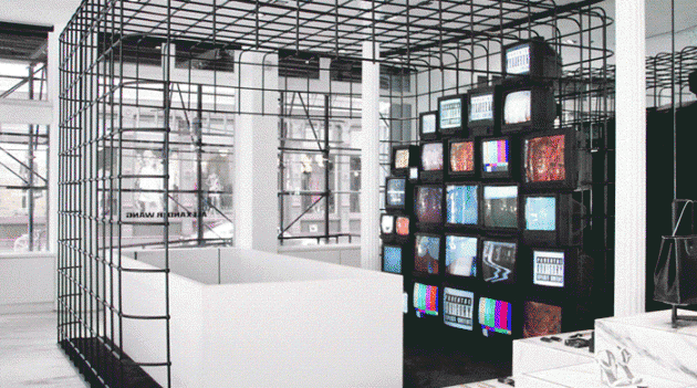 Телевизионная стена в нью-йоркском бутике Alexander Wang