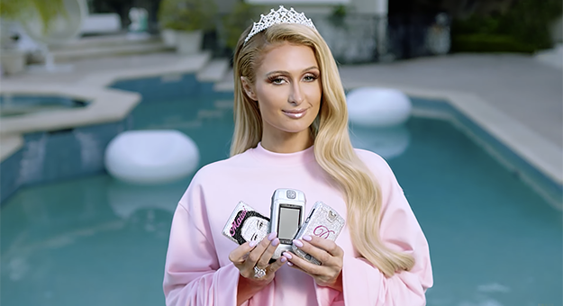 Пэрис Хилтон составила гид по трендам 2000-х