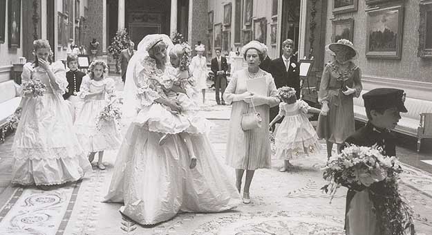 Опубликованы ранее неизвестные свадебные фото принцессы Дианы