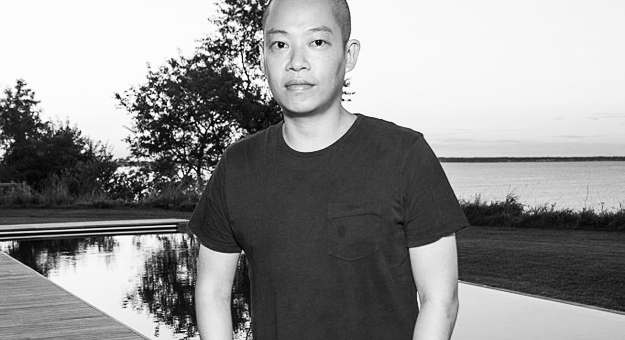 Джейсон Ву выпустит блокноты, маркеры и зарядки iPhone