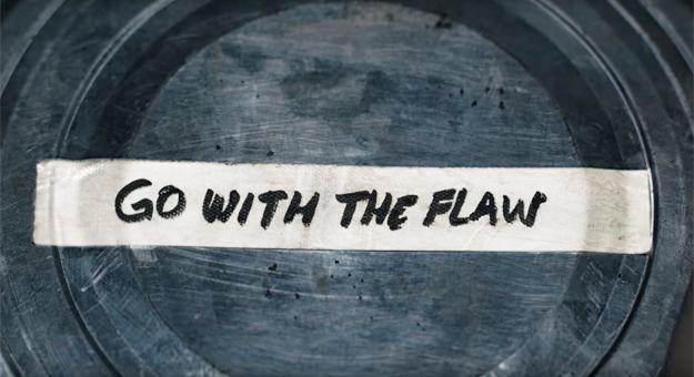 Модели с брекетами и монобровью снялись в кампании Diesel