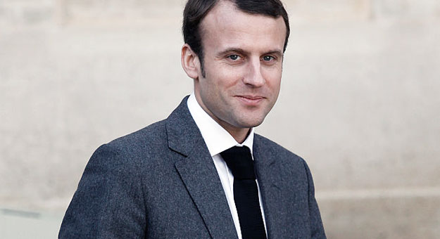 Макрон едет в Россию