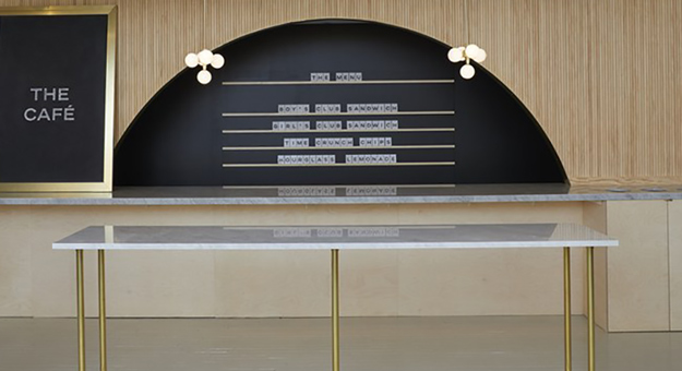 Chanel открыл женский клуб с баром, бильярдом и библиотекой