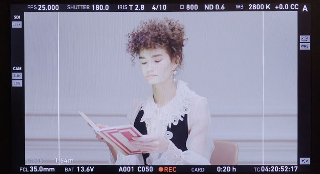 Как ЦУМ собрал актеров за рождественским столом