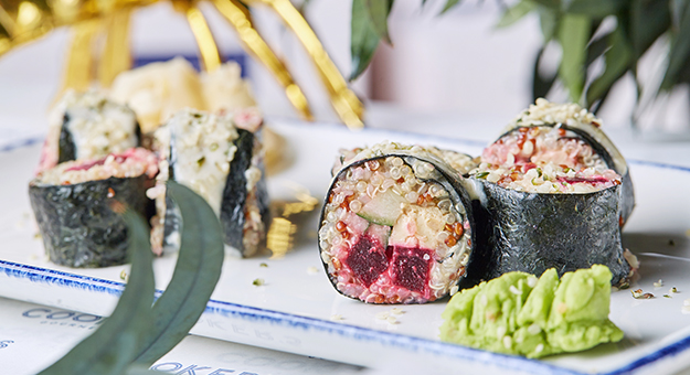 Веган-ролл из киноа и кейк с финиками: кафе Cooker's обновляет меню