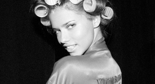 Адриана Лима отписалась от Victoria's Secret и отказалась раздеваться «без причины»