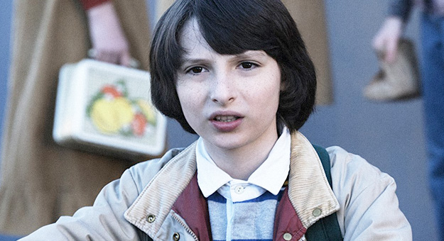 Майк из «Очень странных дел» стал рок-певцом