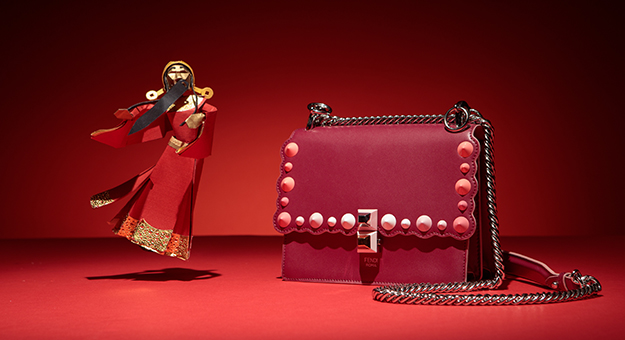 У Fendi вышла капсульная коллекция аксессуаров