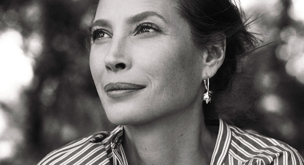 Кристи Тарлингтон и Гидре Дукаускайте в кампании H&M Conscious