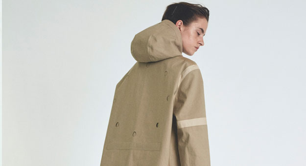 Унисекс-плащи в новой коллекции Alyx x Mackintosh