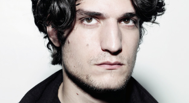 Луи Гаррель снял новый фильм с Летицией Кастой и Лили-Роуз Депп