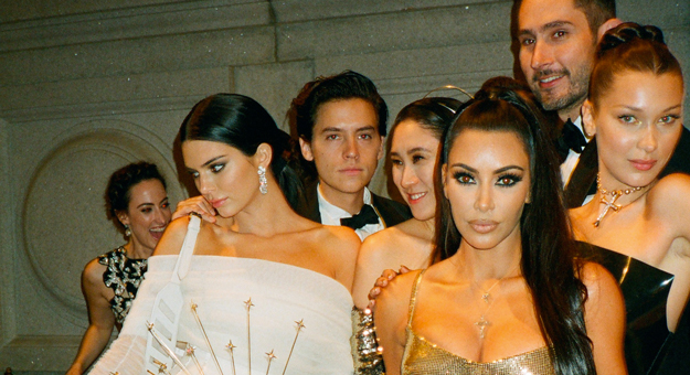 Кендалл Дженнер поделилась личным архивом фото с Met Gala