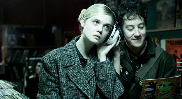 Вышел новый трейлер фильма «Как разговаривать с девушками на вечеринках»