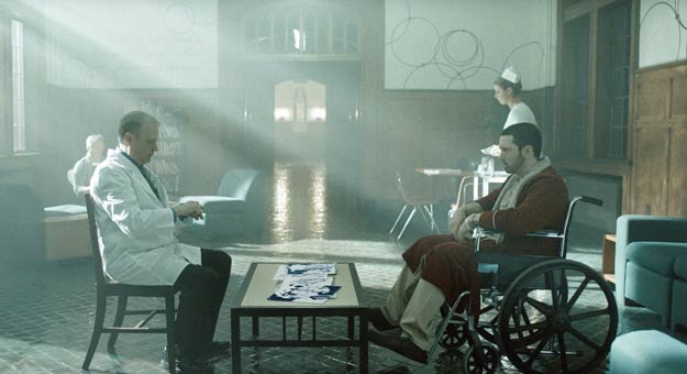 Эминем сыграл сумасшедшего убийцу в новом видео Framed