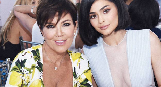 Кайли и Крис Дженнер рассказали о создании совместной коллекции косметики