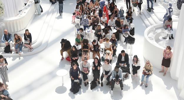 Chanel устроил «студенческий день» для будущих модных дизайнеров