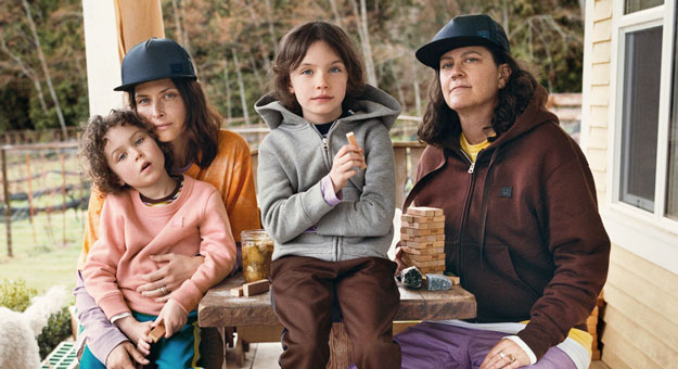 Acne Studios посвятил новую коллекцию своему фирменному «смайлу»