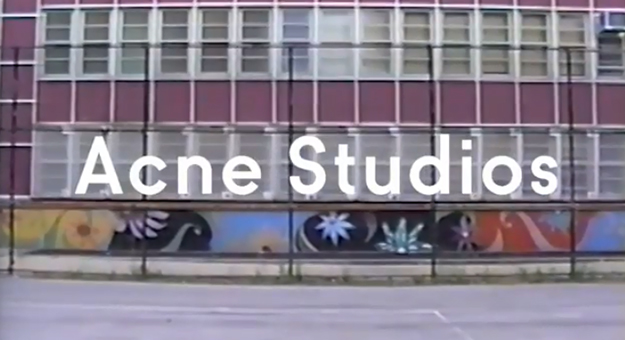 Эстетика 90-х и улицы Нью-Йорка в новом видео Acne Studios