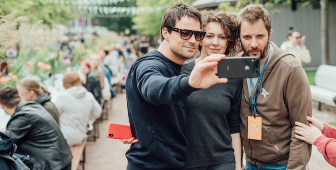 На Новой Голландии состоялось первое благотворительное мероприятие «Самый длинный стол»