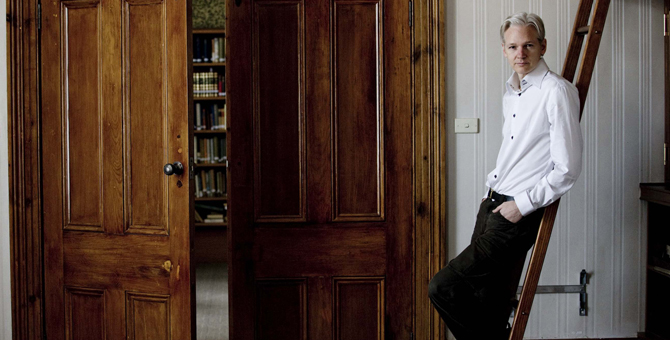 Шведские власти возобновили расследование против Джулиана Ассанжа