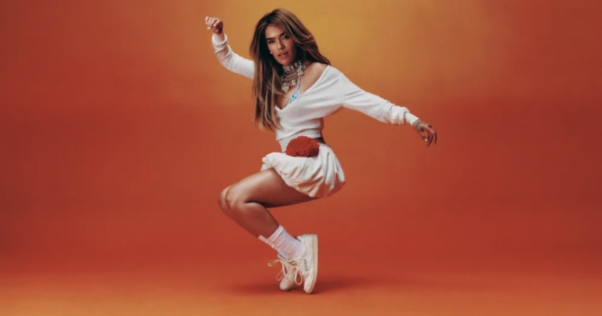 Кароль Джи снялась в новой рекламной кампании Reebok