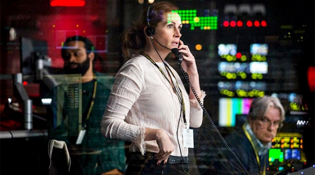 Смотрим, как Джулия Робертс спасает Джорджа Клуни в трейлере \"Финансового монстра\"