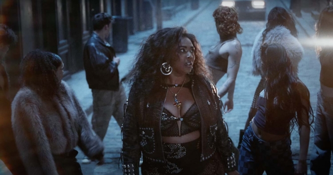 Лиззо выпустила первый за три года сингл «Love in Real Life»