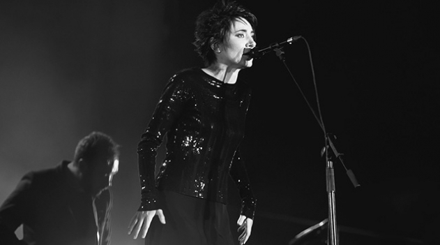 На концерте в Литве Земфира попросила фанатов убрать флаг Украины