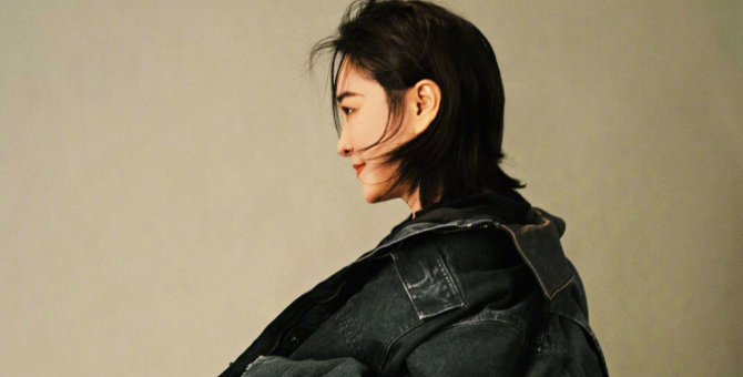Prada назвал китайскую актрису и комикессу Цзя Лин новым амбассадором бренда