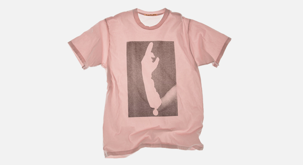 Acne Studios выпустил капсульную коллекцию футболок с архивным принтом