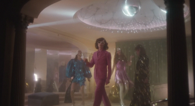 Итало-диско и ретрофутуризм в новом видео из арт-проекта Gucci «The Second Summer of Love»