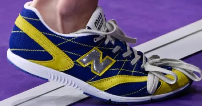 Miu Miu анонсировал две коллаборации — с New Balance и Wrangler