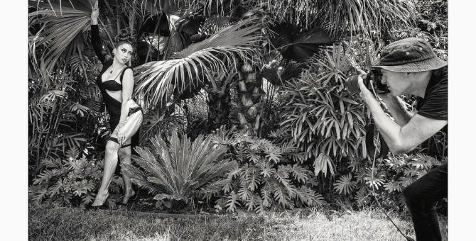 В Сети появились кадры с бэкстейджа съемки календаря Pirelli 2022