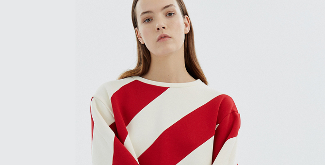 Платья-«карамельные трости» в рождественской коллекции Nina Donis для «КМ20»