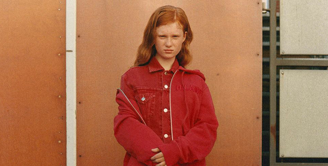 Фестиваль рыжих людей в кампании осенней коллекции Helmut Lang