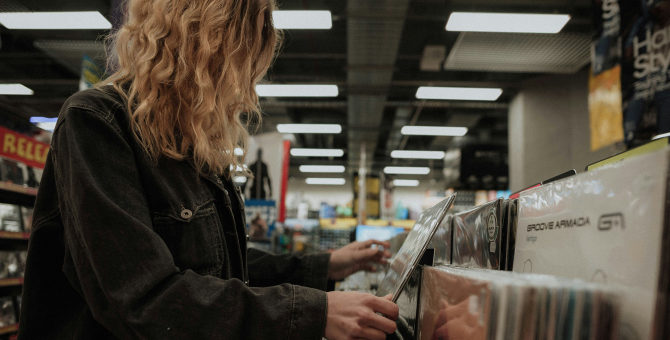 ЕС может запретить ввоз виниловых пластинок в Россию