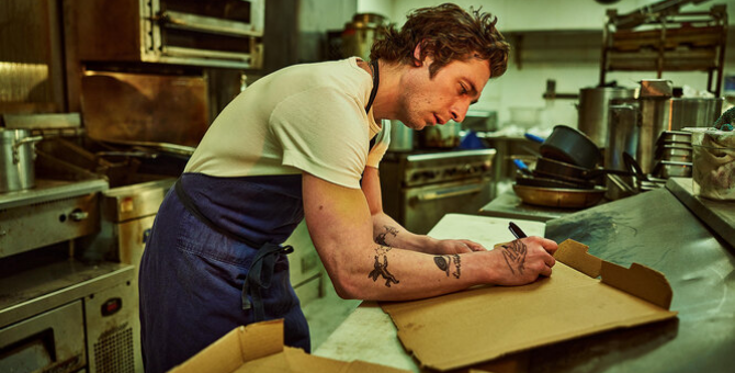 Вышел третий сезон сериала «Медведь»