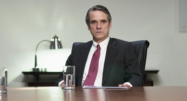 Джереми Айронс сыграет в супергеройском сериале HBO