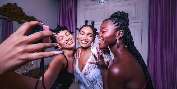 Ники Минаж запускает бизнес по производству накладных ногтей