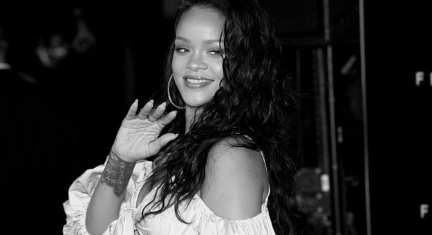 Рианна стала моделью для своей новой коллекции нижнего белья