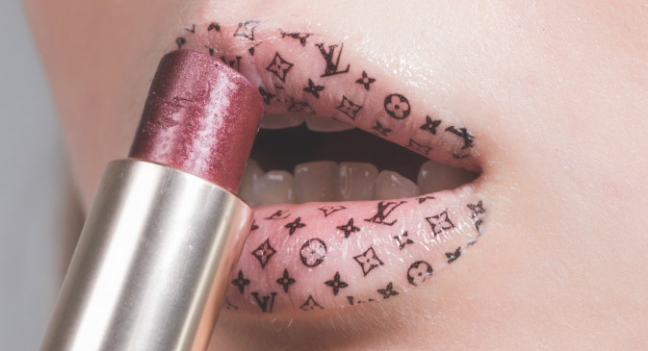 Девушки из поколения Z тратят больше на косметику, чем на одежду