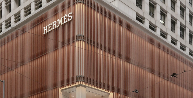 Hermès через суд запретил художнику продавать NFT с копиями сумок Birkin