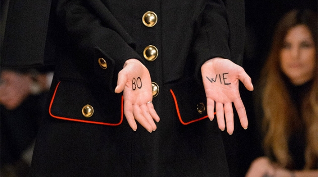 Памяти Боуи: Burberry посвятил показ мужской коллекции музыканту