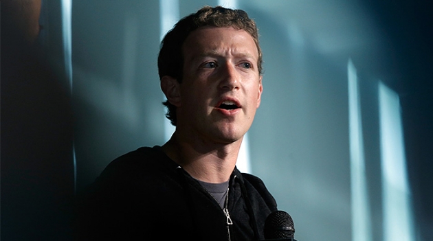 Марк Цукерберг в прямом эфире показал свое рабочее место