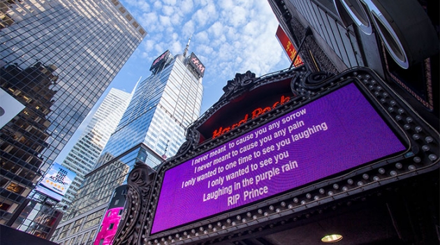Вспоминая Принса: Нью-Йорк скорбит о певце