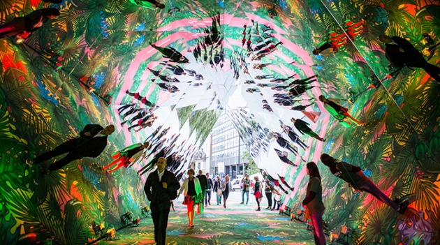 Разноцветные джунгли появились на улицах Лондона