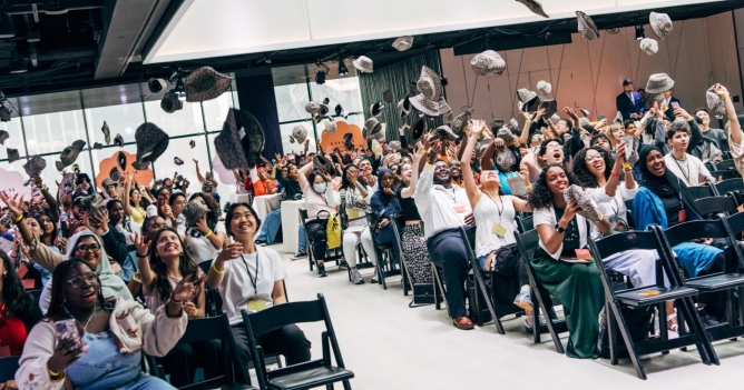 Coach выделит 20 миллионов долларов на студенческие стипендии