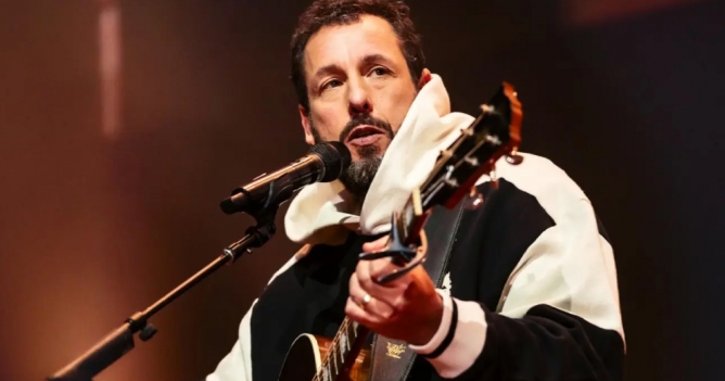 Адам Сэндлер отправится в большой гастрольный тур этой осенью