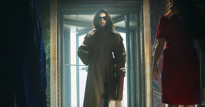 New Balance объявил певицу Розалию новым амбассадором