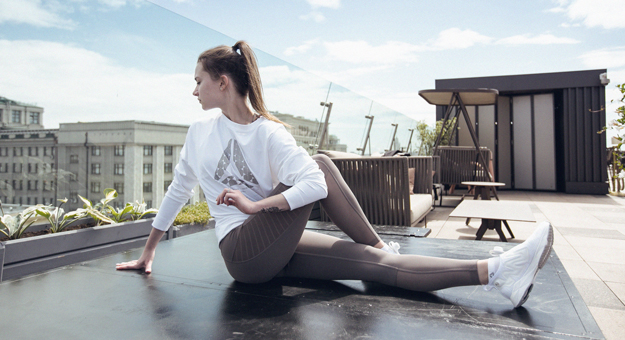 Летние тренировки студии Elastic теперь проходят на крыше The Ritz-Carlton